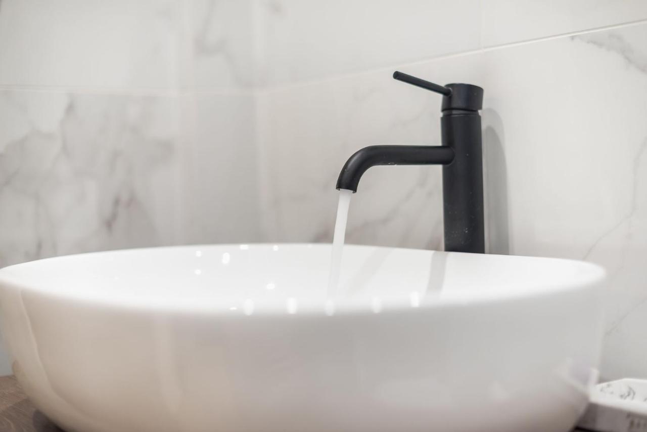 Beautiful & Renovated Aprtm In Piraeus Apartman Kültér fotó